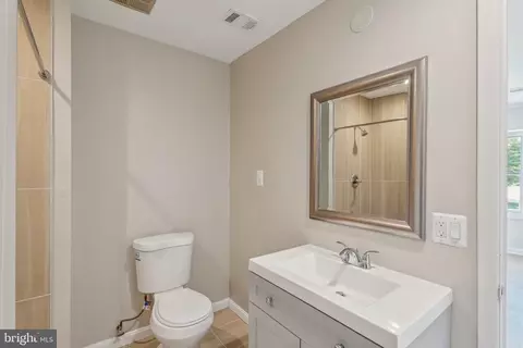 Bath - 19724 Wootton Ave, Poolesville, MD 20837 photo 3 of 5
