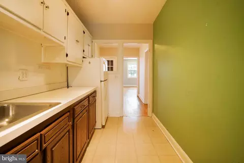 8215 Schrider St, Silver Spring, MD 20910 photo 9