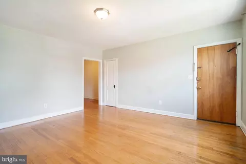 8215 Schrider St, Silver Spring, MD 20910 photo 6