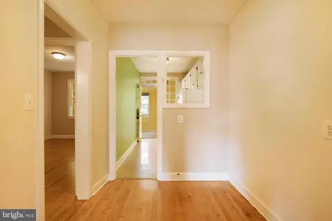 8215 Schrider St, Silver Spring, MD 20910 photo 12