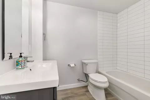 700 Roeder Rd #603, Silver Spring, MD 20910 photo 9