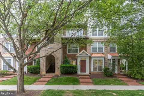 355 Fallsgrove Dr #53, Rockville, MD 20850