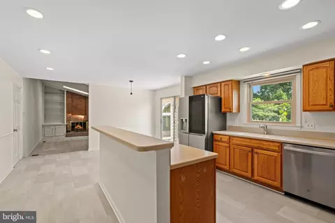 1929 Morningmist Dr, Silver Spring, MD 20906 photo 13