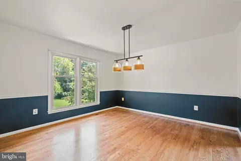 1929 Morningmist Dr, Silver Spring, MD 20906 photo 3