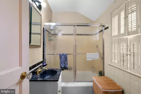 Bath - 8715 Bradford Rd, Silver Spring, MD 20901 photo 1 of 1