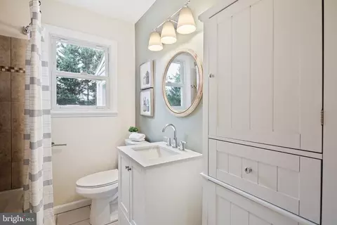 Bath - 1622 Cody Dr, Silver Spring, MD 20902 photo 1 of 4