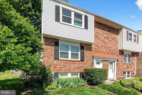 17500 Kohlhoss Rd, Poolesville, MD 20837