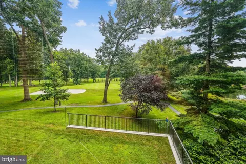 15107 Interlachen Dr #2-220, Silver Spring, MD 20906 photo 14