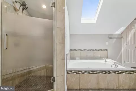Bath - 44 Silver Moon Dr, Silver Spring, MD 20904 photo 3 of 3