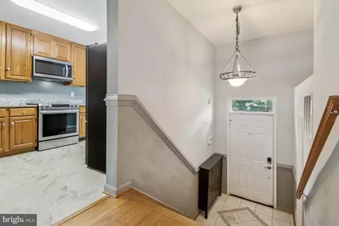 Entry Way - 44 Silver Moon Dr, Silver Spring, MD 20904 photo 2 of 5
