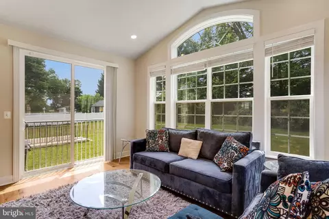 19820 Bodmer Ave, Poolesville, MD 20837 photo 9