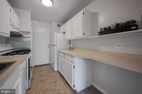 Kitchen - 1900 Lyttonsville Rd #208, Silver Spring, MD 20910 photo 2 of 2
