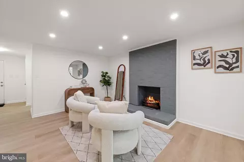 Living - 1028 Windmill Ln, Silver Spring, MD 20905 photo 7 of 8