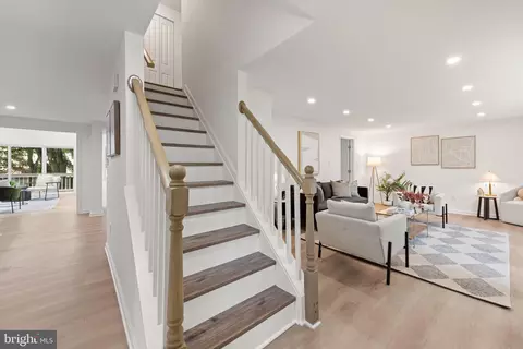 Entry Way - 1028 Windmill Ln, Silver Spring, MD 20905 photo 2 of 7