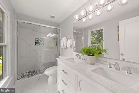 Bath - 1028 Windmill Ln, Silver Spring, MD 20905 photo 1 of 4
