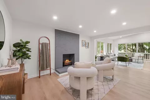 Living - 1028 Windmill Ln, Silver Spring, MD 20905 photo 3 of 8