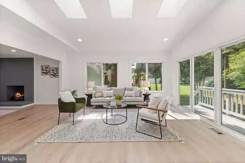 Living - 1028 Windmill Ln, Silver Spring, MD 20905 photo 4 of 8