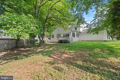 Exterior - 1028 Windmill Ln, Silver Spring, MD 20905 photo 2 of 3