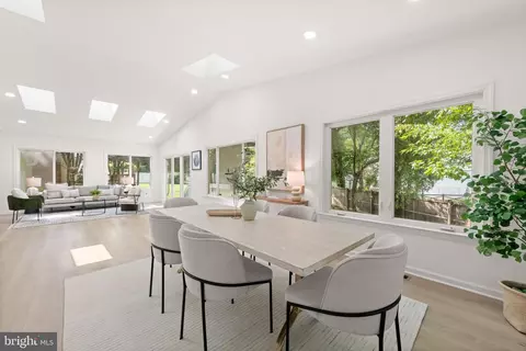 Dining - 1028 Windmill Ln, Silver Spring, MD 20905 photo 3 of 3