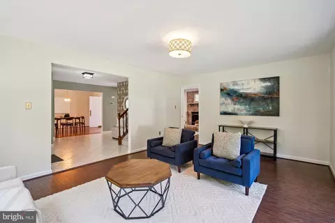 Living - 513 Jaystone Pl, Silver Spring, MD 20905 photo 2 of 3