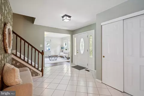 Entry Way - 513 Jaystone Pl, Silver Spring, MD 20905 photo 1 of 3