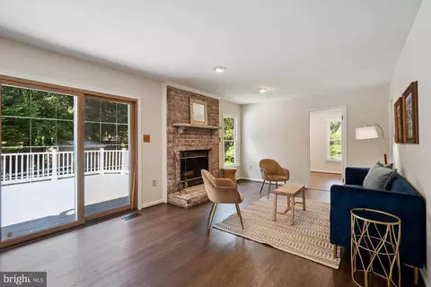 Living - 513 Jaystone Pl, Silver Spring, MD 20905 photo 3 of 3