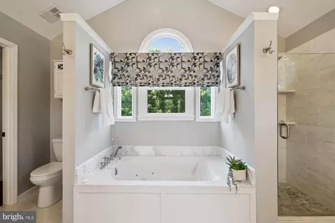 Bath - 513 Jaystone Pl, Silver Spring, MD 20905 photo 2 of 5
