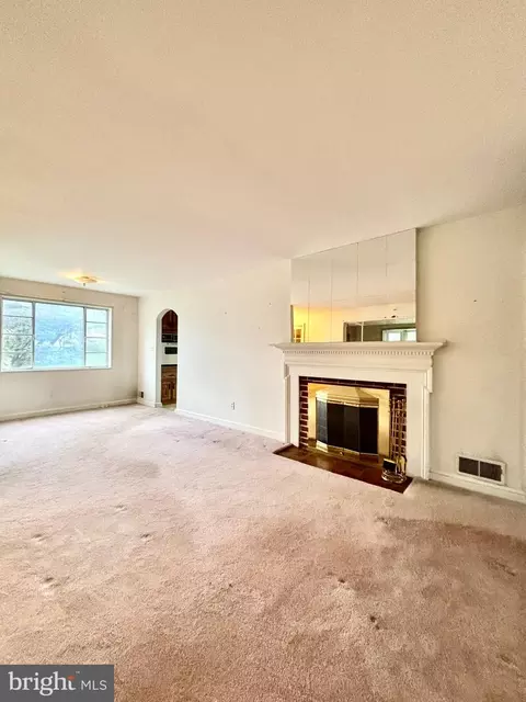 9815 Cottrell Ter, Silver Spring, MD 20903 photo 11