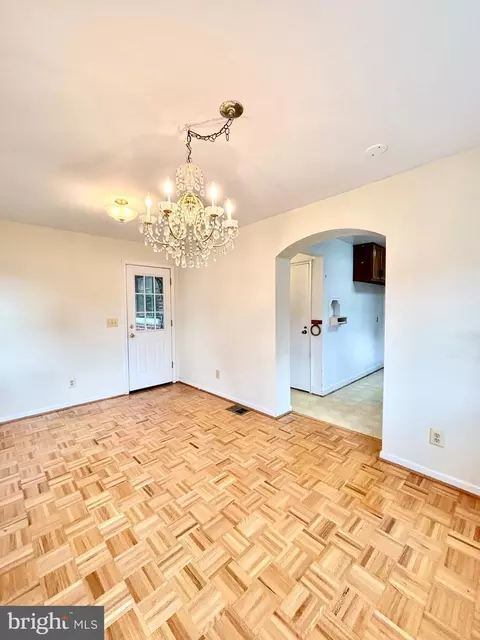 9815 Cottrell Ter, Silver Spring, MD 20903 photo 17