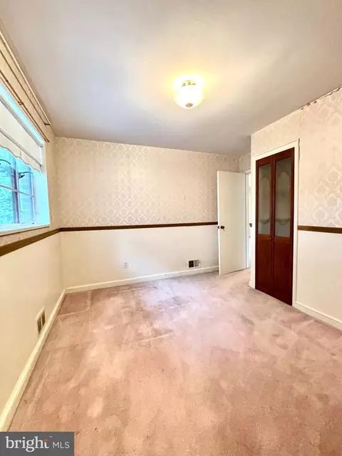 9815 Cottrell Ter, Silver Spring, MD 20903 photo 18