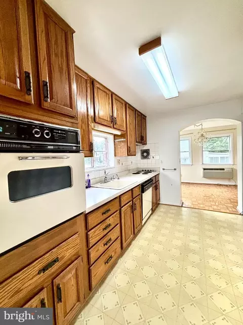 9815 Cottrell Ter, Silver Spring, MD 20903 photo 13