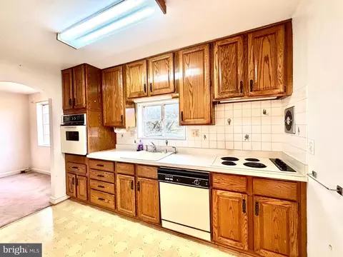 9815 Cottrell Ter, Silver Spring, MD 20903 photo 15