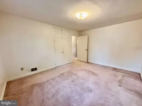 9815 Cottrell Ter, Silver Spring, MD 20903 photo 19