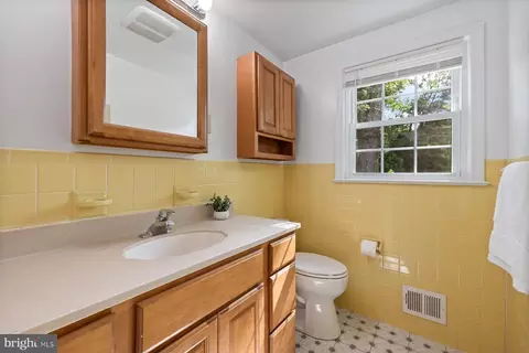 Bath - 11804 Ithica Dr, Silver Spring, MD 20904 photo 4 of 4
