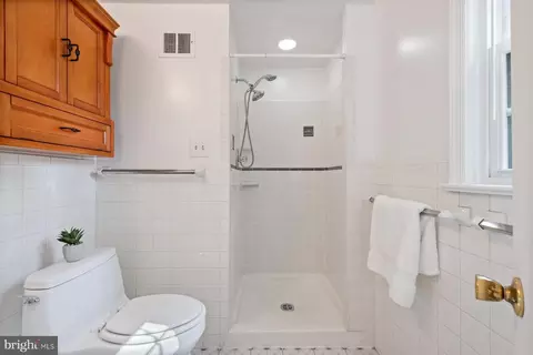 Bath - 11804 Ithica Dr, Silver Spring, MD 20904 photo 3 of 4