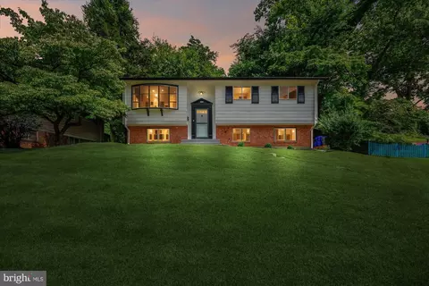 13419 Bartlett St, Rockville, MD 20853