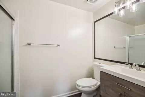 Bath - 14921 Ladymeade Cir, Silver Spring, MD 20906 photo 2 of 2