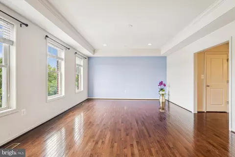 Living - 1105 Sweetbay Pl, Silver Spring, MD 20906 photo 5 of 6