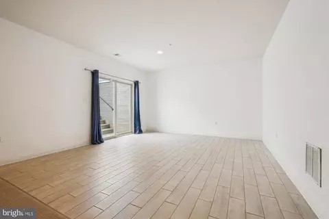 Living - 1105 Sweetbay Pl, Silver Spring, MD 20906 photo 6 of 6
