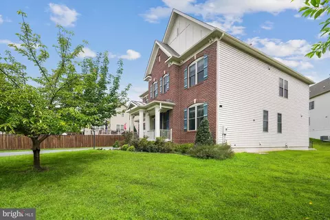 Exterior - 1105 Sweetbay Pl, Silver Spring, MD 20906 photo 4 of 21