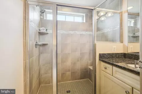 Bath - 1105 Sweetbay Pl, Silver Spring, MD 20906 photo 4 of 8