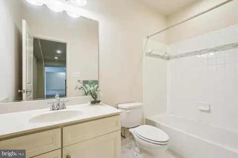 Bath - 1105 Sweetbay Pl, Silver Spring, MD 20906 photo 7 of 8