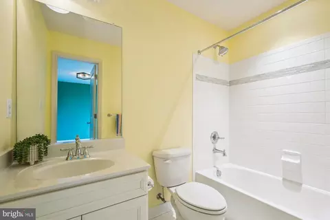 Bath - 1105 Sweetbay Pl, Silver Spring, MD 20906 photo 5 of 8