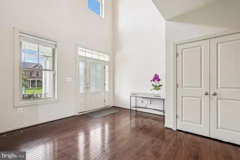 Entry Way - 1105 Sweetbay Pl, Silver Spring, MD 20906 photo 5 of 13