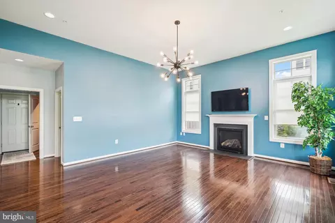 Living - 1105 Sweetbay Pl, Silver Spring, MD 20906 photo 3 of 6
