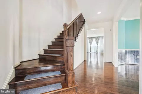 Entry Way - 1105 Sweetbay Pl, Silver Spring, MD 20906 photo 9 of 13