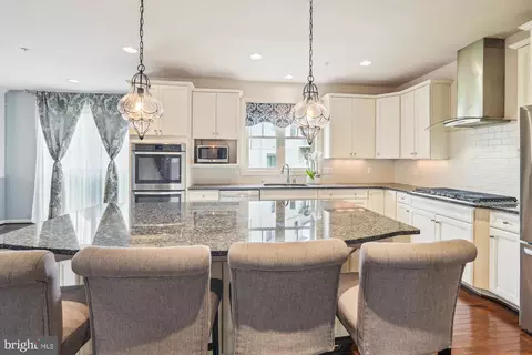 Kitchen - 1105 Sweetbay Pl, Silver Spring, MD 20906 photo 3 of 4
