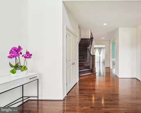 Entry Way - 1105 Sweetbay Pl, Silver Spring, MD 20906 photo 1 of 13