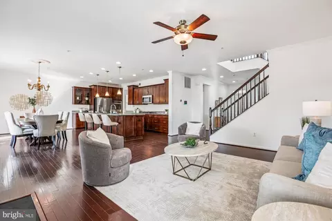 Entry Way - 3514 Doc Berlin Dr, Silver Spring, MD 20906 photo 1 of 3