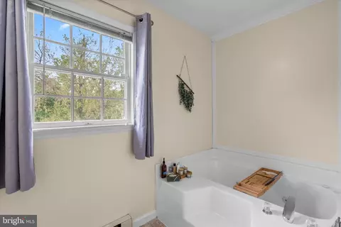 Bath - 9809 Highview Ave, Damascus, MD 20872 photo 2 of 4